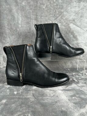 Frye Carly Chelsea Boots Womens 7.5 Black Leather Double Decorative Zip Design